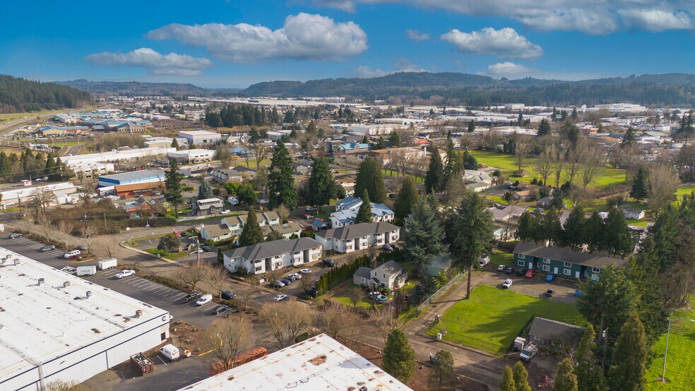 More Photos Of 8856 SE Jannsen Rd, Clackamas Apartments For Sale