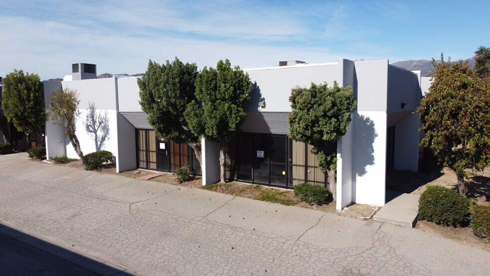 More Photos Of 9533-9551 Cozycroft Ave, Chatsworth Warehouse For Sale