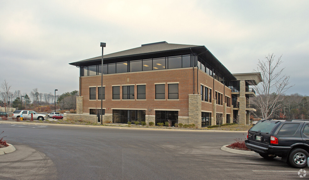 More Photos Of 620 Mabry Hood Rd, Knoxville Office For Lease