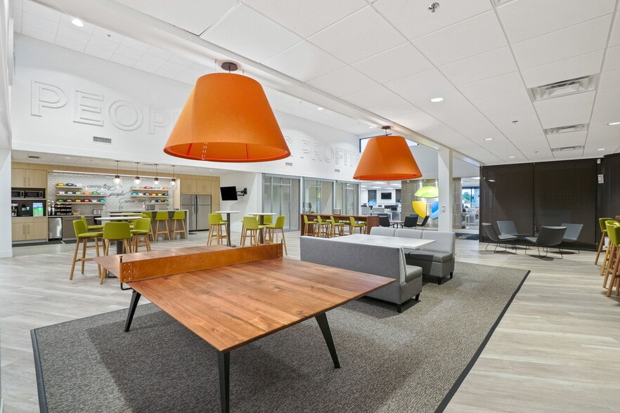 More Photos Of 201 Outerbelt St, Columbus Office For Sale