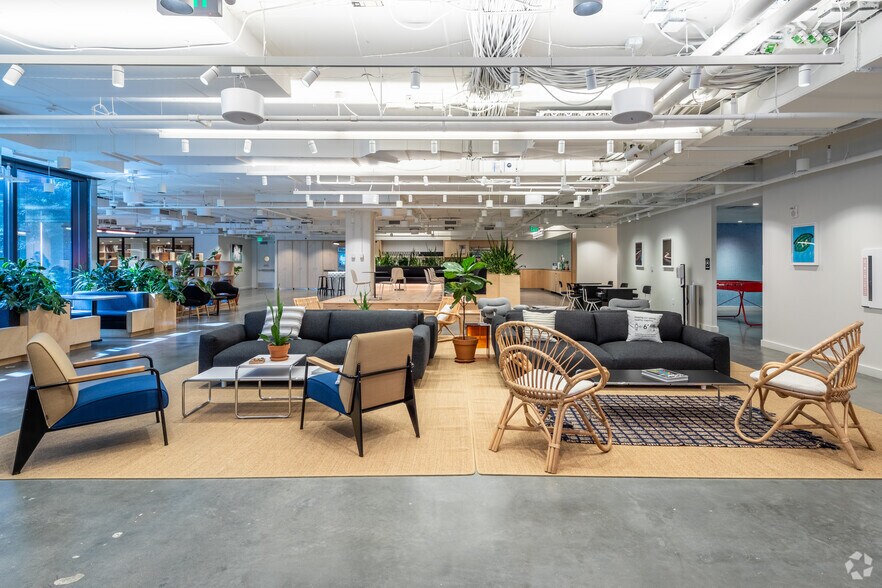 Primary Photo Of 1100 15th St NW, Washington Coworking Space