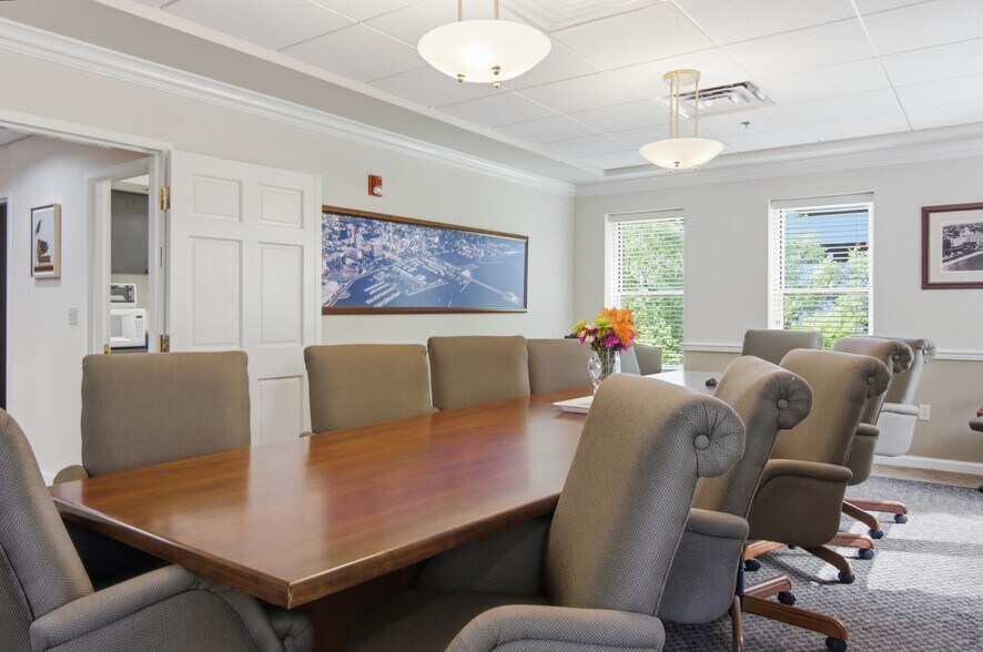 More Photos Of 100 2nd Ave N, Saint Petersburg Office For Sale
