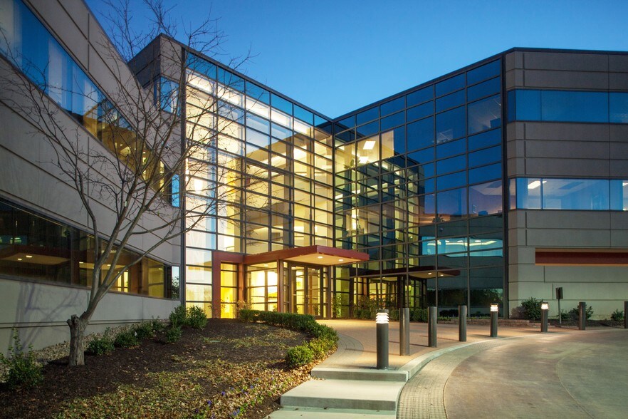 More Photos Of 4551 W 107th St, Overland Park Office For Lease