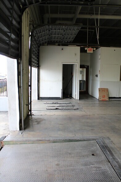 More Photos Of 1970 NW 70th Ave, Miami Warehouse For Lease