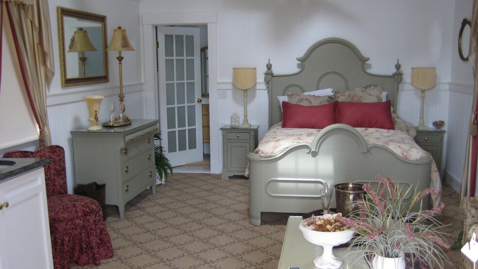 More Photos Of 1 American Wharf, Norwich Marina For Sale