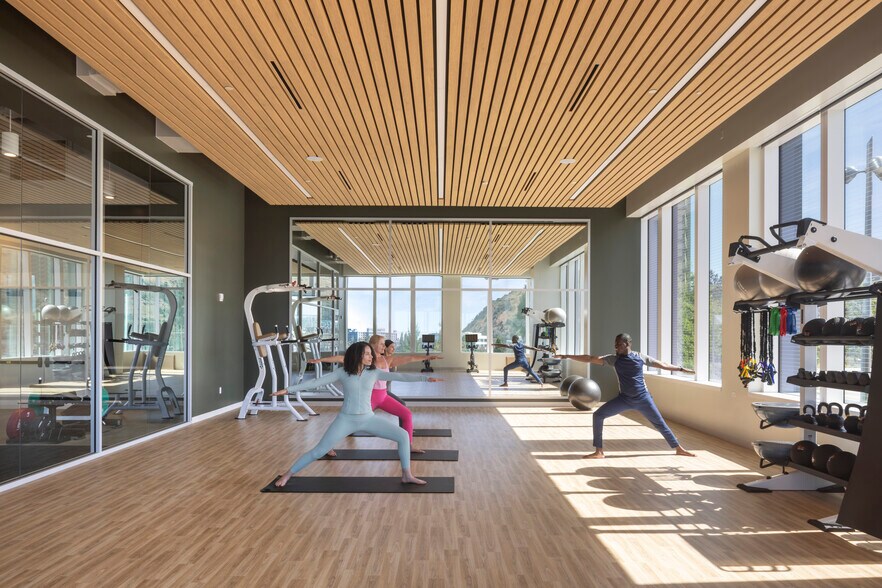 More Photos Of 384 Oyster Point Blvd, South San Francisco Unknown For Lease