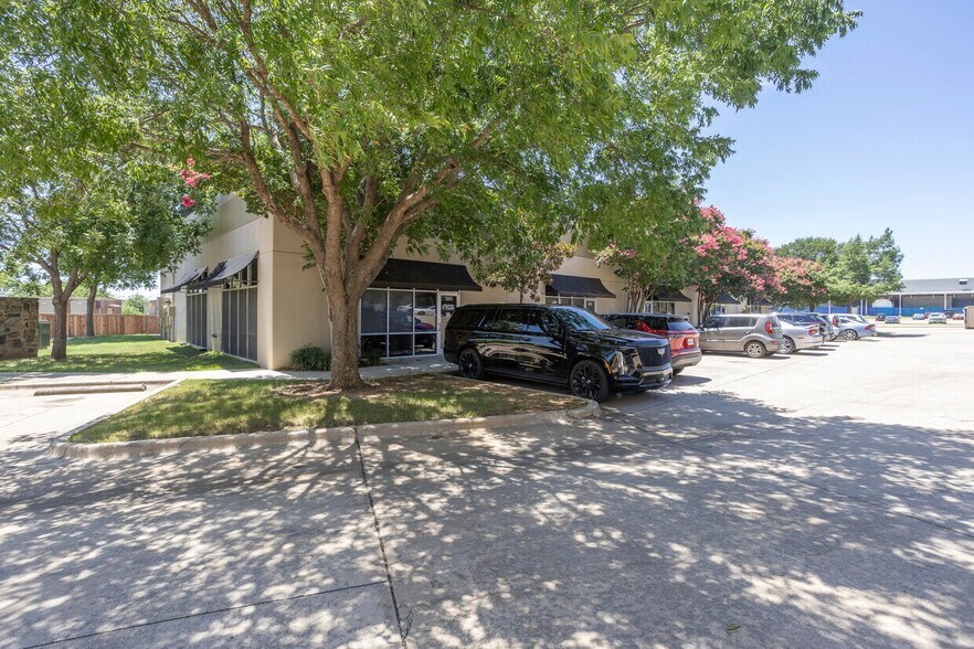 More Photos Of 99 Regency Pky, Mansfield Office For Lease