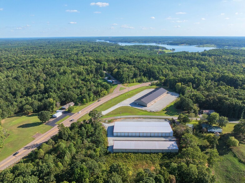 More Photos Of 50 Voss Ln, Huntingdon Self Storage For Sale