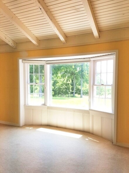 More Photos Of 250 Sunset Hills Dr, Sunrise Beach Storefront Retail Office For Sale
