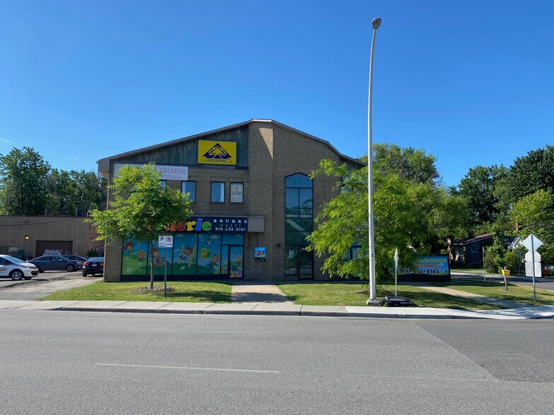 More Photos Of 2350-2352 Ch Herron, Dorval Office For Lease