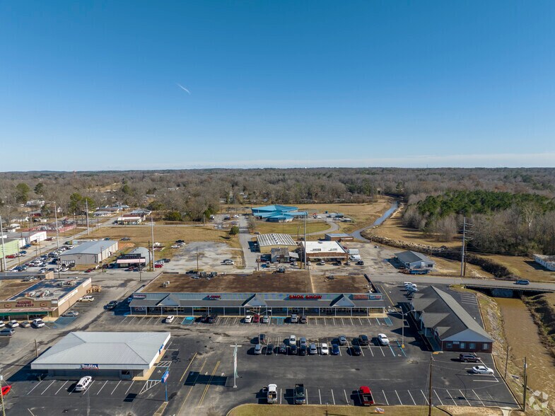 More Photos Of 210-218 7th St S, Clanton General Retail For Sale