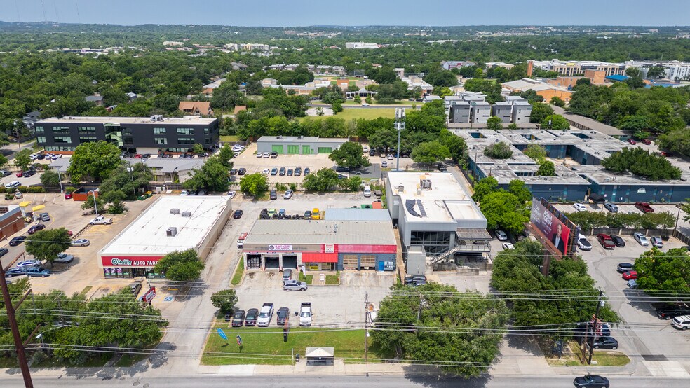 More Photos Of 5528 N Lamar Blvd, Austin Auto Repair For Lease