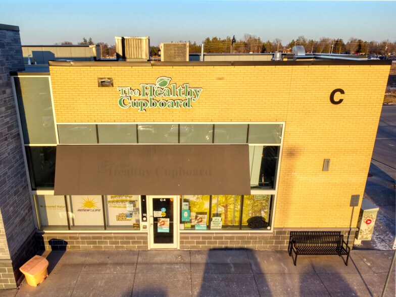 More Photos Of 101 Clarence St, Port Colborne General Retail For Sale