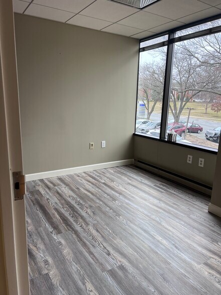 More Photos Of 7610 Carroll Ave, Takoma Park Medical For Lease