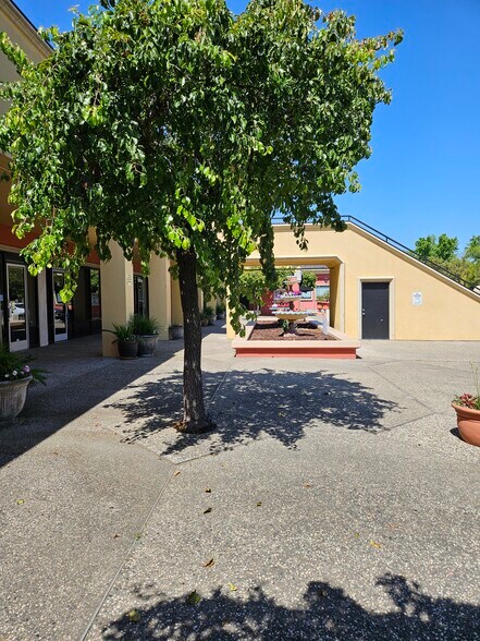 More Photos Of 1110 W Kettleman Ln, Lodi Unknown For Lease