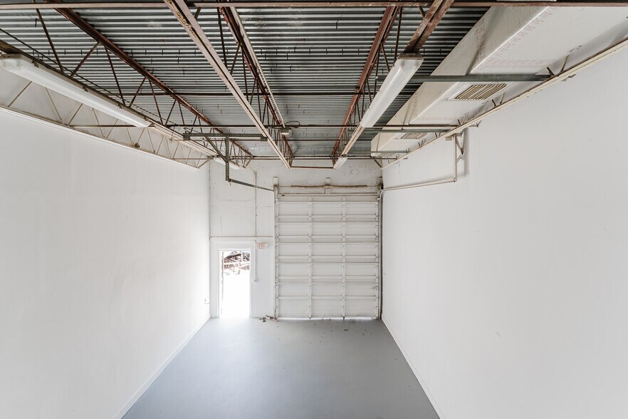 More Photos Of 259 SE 1st Ter, Deerfield Beach Warehouse For Lease