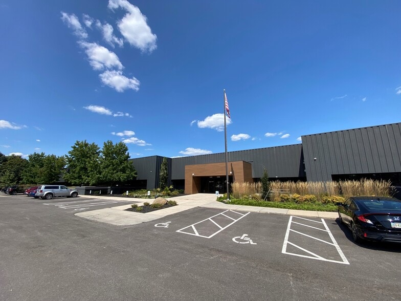 Primary Photo Of 5160-5168 Blazer Pky, Dublin Warehouse For Lease