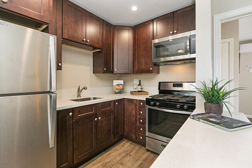 More Photos Of 1415 Marquette St, Oceanside Apartments For Sale