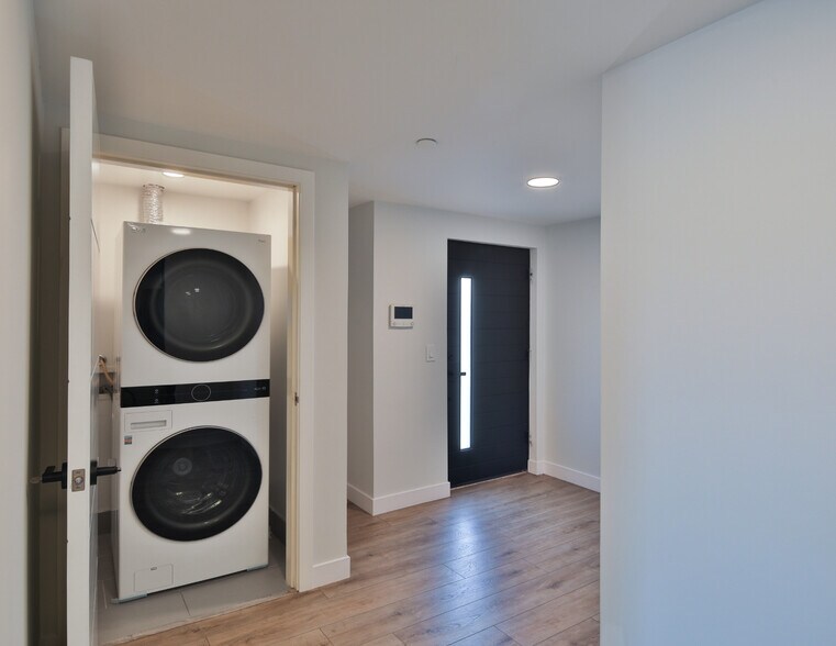 More Photos Of 1300 W Mission Blvd, Pomona Apartments For Sale