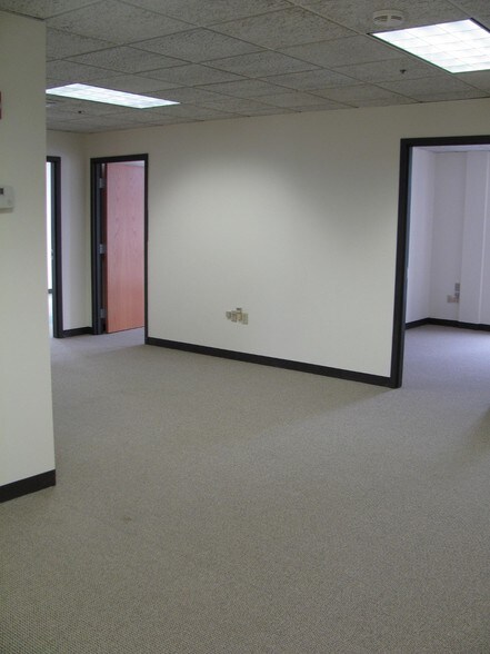 More Photos Of 333 North Ave, Wakefield Office For Lease