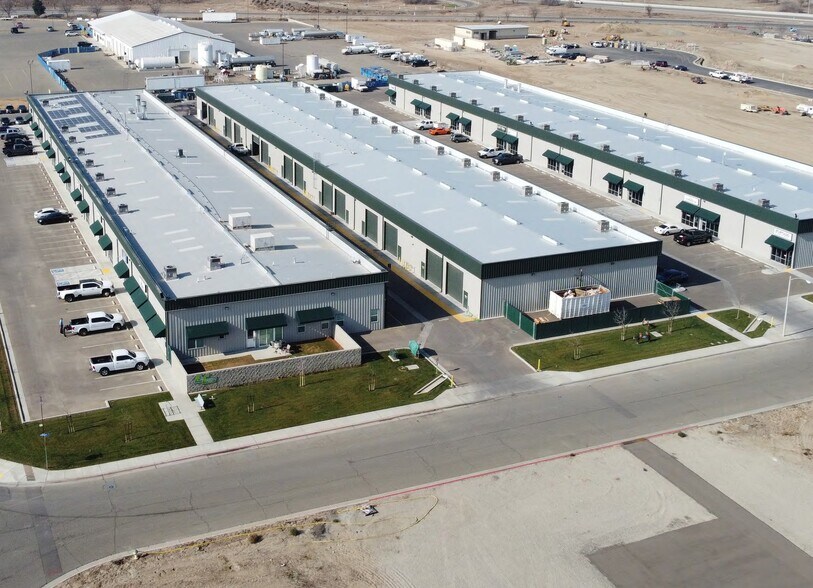 More Photos Of 1500 Enterprise Dr, Lemoore Warehouse For Sale