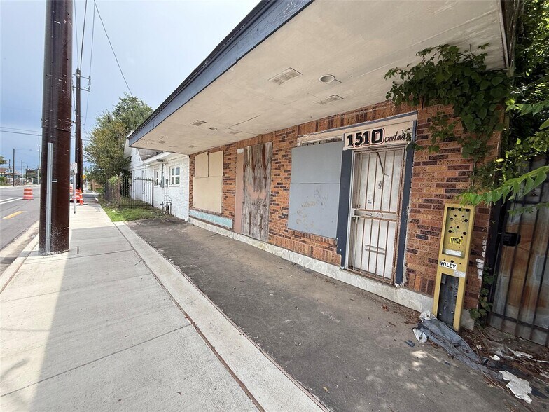 More Photos Of 2319 McKee St, Houston Apartments For Sale
