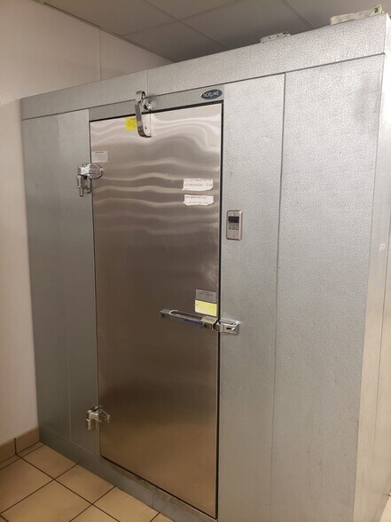 More Photos Of 1860-1868 Centre St, West Roxbury General Retail For Sale