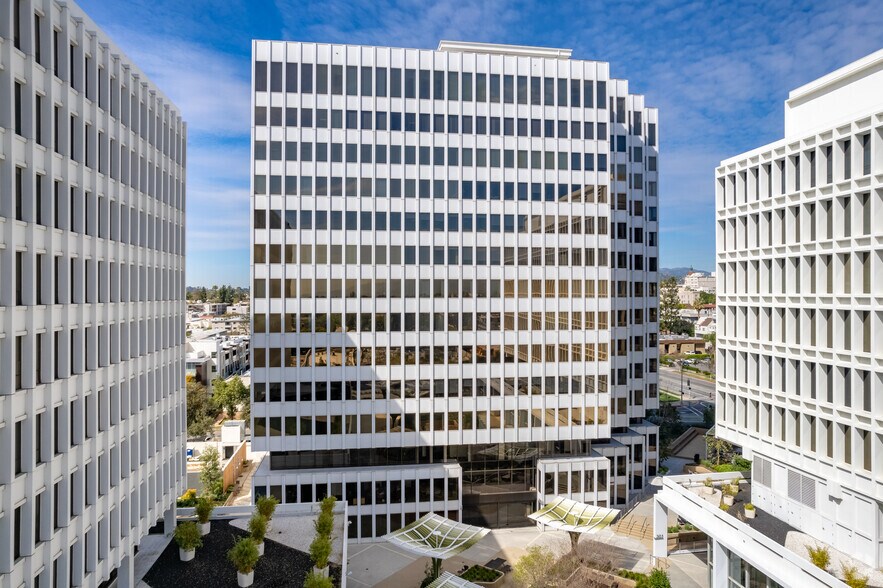 More Photos Of 225 S Lake Ave, Pasadena Unknown For Lease