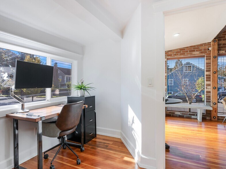 More Photos Of 2917 Washington St, Vancouver Storefront Retail Office For Sale