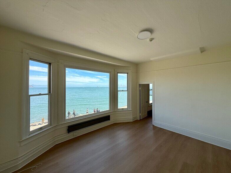 More Photos Of 631-633 Bridgeway, Sausalito Storefront Retail Office For Lease