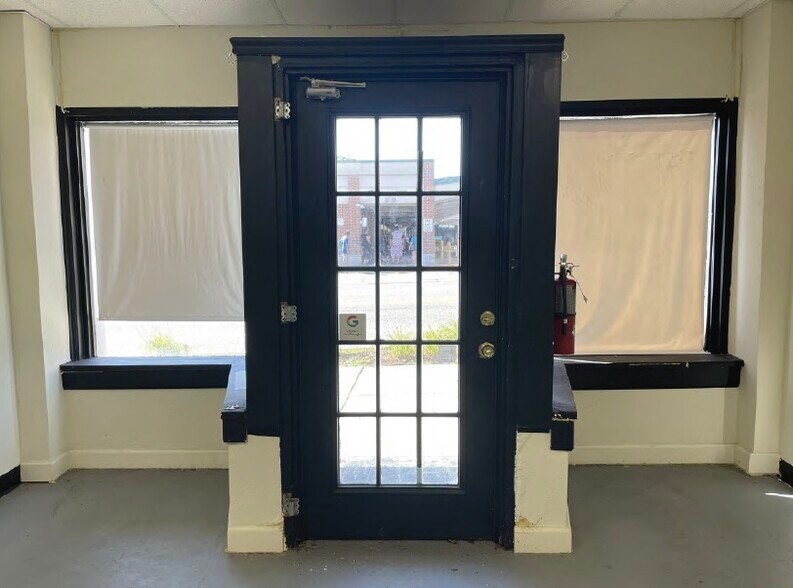 More Photos Of 123 E Kalamazoo St, Lansing Storefront Retail Office For Lease