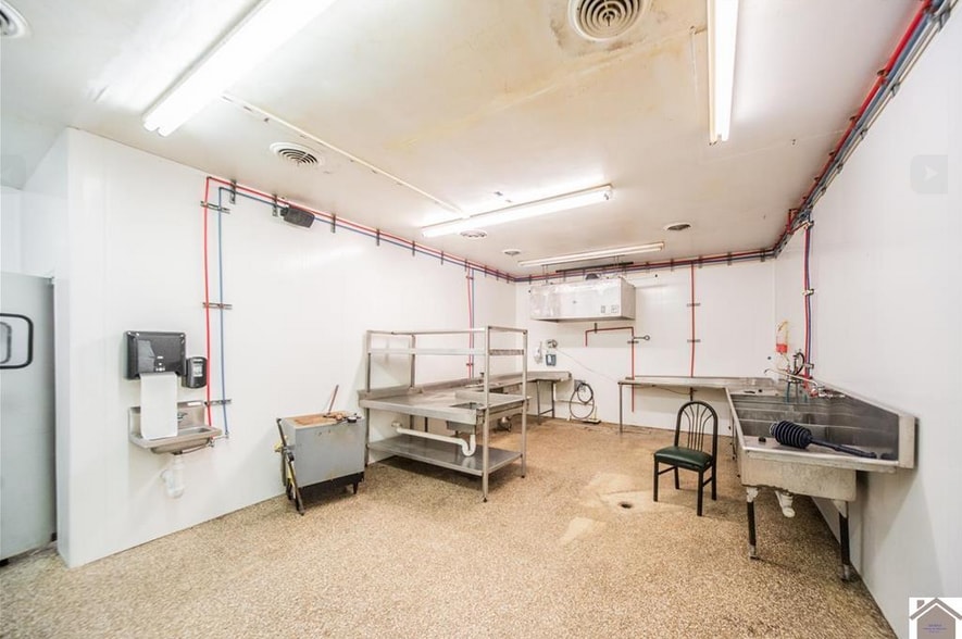 More Photos Of 7052 Benton Rd, Paducah Restaurant For Sale