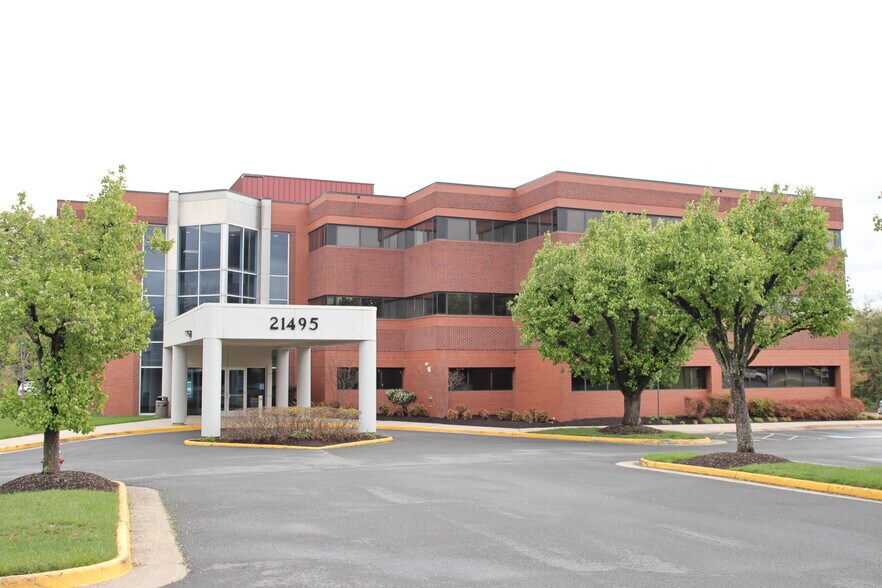 More Photos Of 21495 Ridgetop Cir, Sterling Medical For Sale