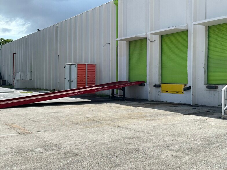 More Photos Of 1601 N Powerline Rd, Pompano Beach Warehouse For Lease