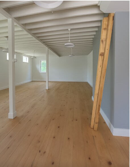 More Photos Of 2796 Portland Rd, Arundel Freestanding For Sale