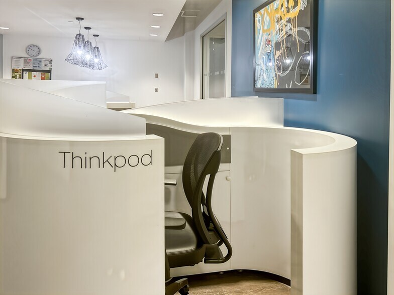 More Photos Of 1111 Boul Dr-Frederik-Philips, Montréal Coworking Space