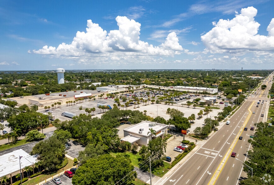More Photos Of 7208-7324 Manatee Ave W, Bradenton Unknown For Lease