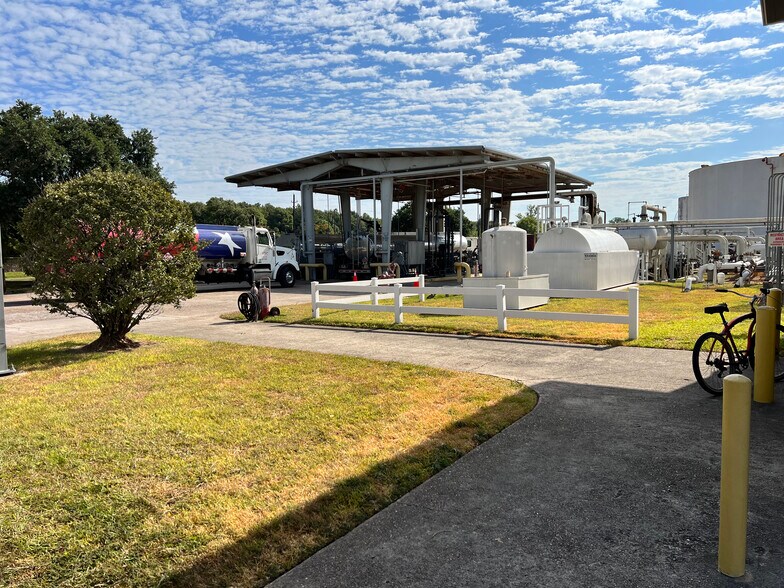 More Photos Of 17617 Aldine Westfield Rd, Houston Specialty For Sale