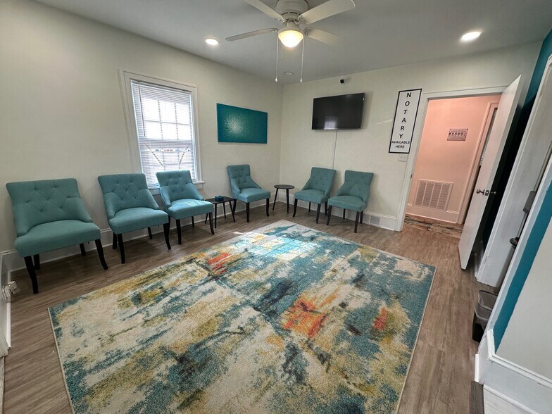 More Photos Of 636 Statesville Blvd, Salisbury Office For Sale