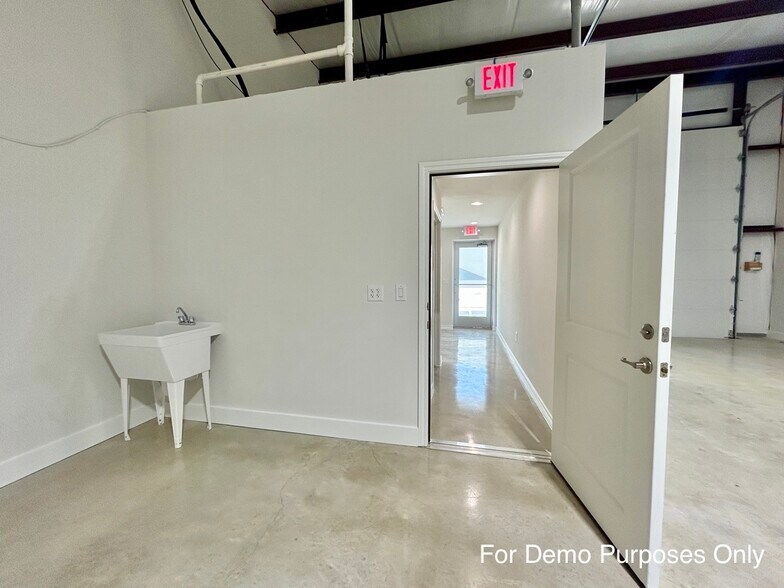 More Photos Of 1304 Leander Dr, Leander Industrial For Sale