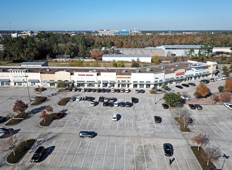 More Photos Of 17937-17945 I-45 S, Shenandoah Unknown For Lease