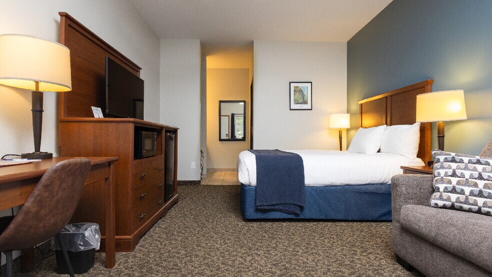 More Photos Of 102 Glenhaven Dr, Battle Lake Hospitality For Sale