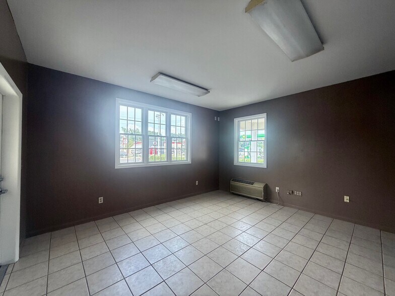 More Photos Of 337 Broadway, Kingston Freestanding For Lease