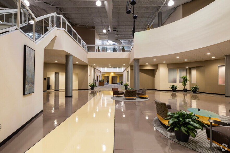 More Photos Of 5701 E Hillsborough Ave, Tampa Office For Lease