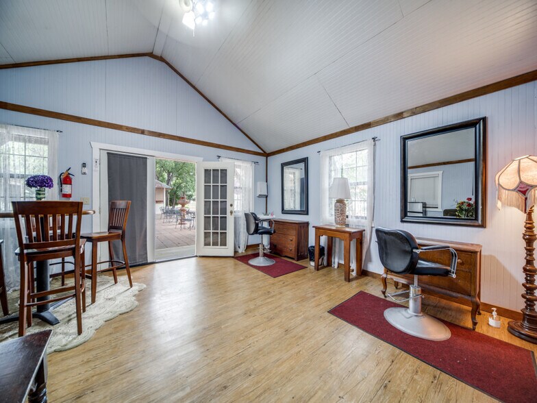 More Photos Of 331 Fifth St, Comfort Religious Facility For Lease