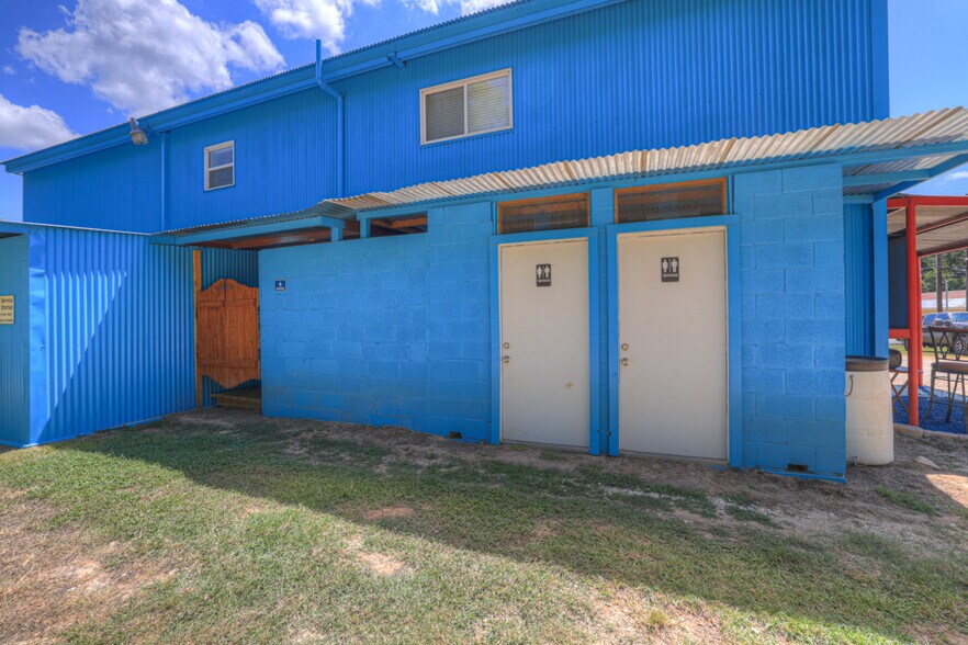 More Photos Of 2001 Ponderosa Dr, New Braunfels Specialty For Sale