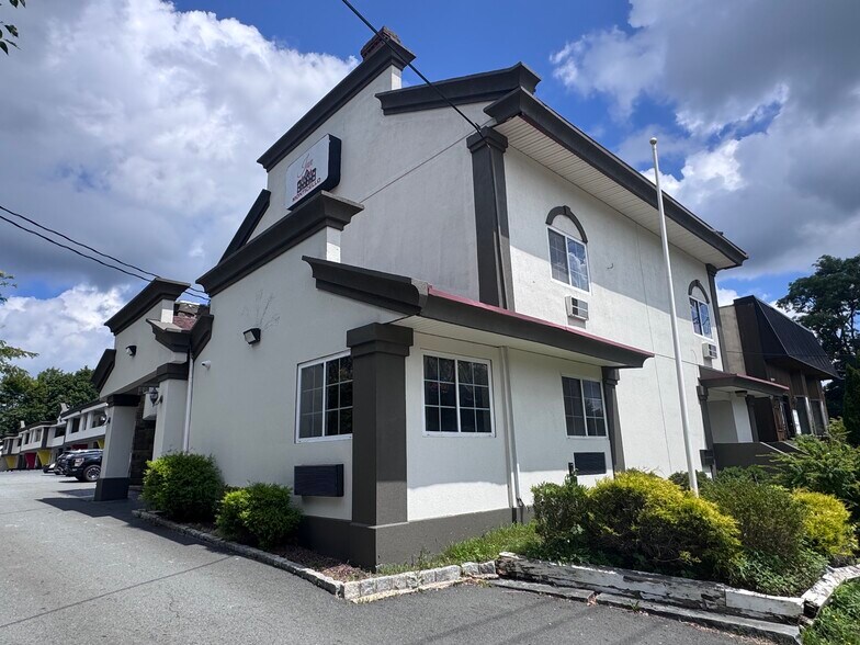 More Photos Of 392 Broadway, Monticello Hotel For Sale