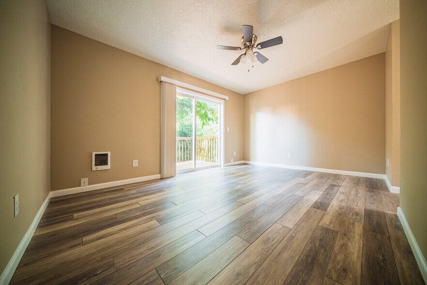 More Photos Of 131 SE Ainslee Ave, Depoe Bay Apartments For Sale