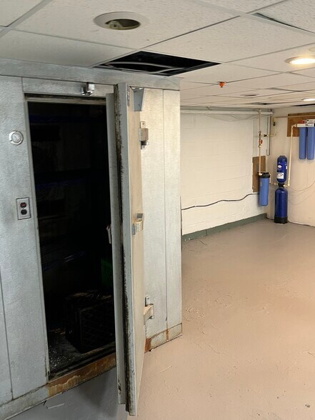 More Photos Of 4009 34th St, Mount Rainier Restaurant For Sale