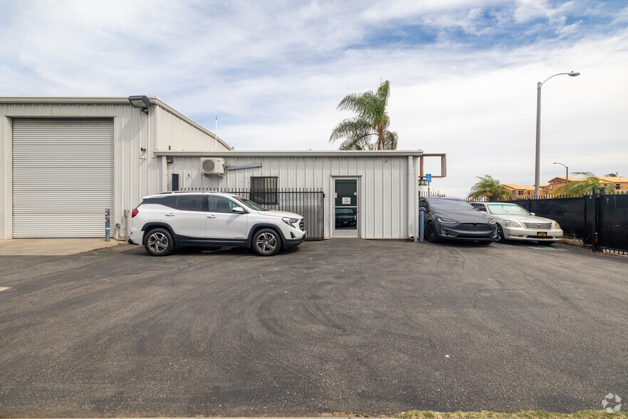 More Photos Of 4567 W El Segundo Blvd, Hawthorne Freestanding For Sale